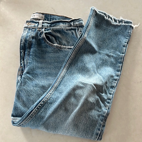 (Size 6) Zara Slouchy Mid Rise Jeans - Picture 2 of 7